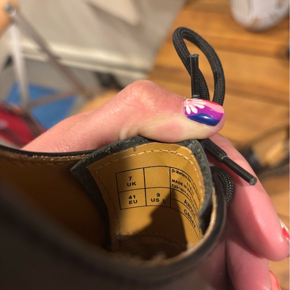 Dr. Martens Black Smooth Leather Oxford Shoes Women’s Size 9 - Picture 6 of 10